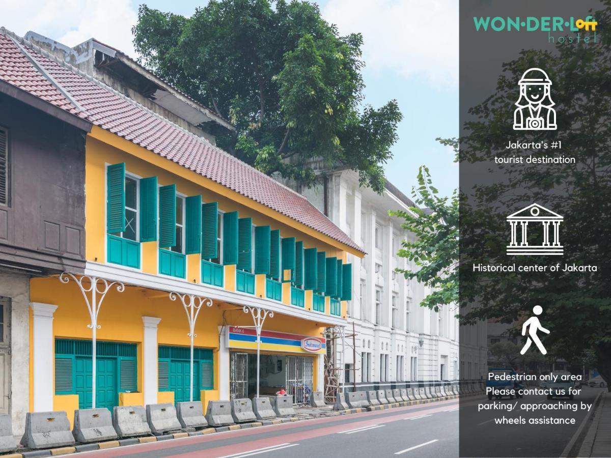 Wonderloft Hostel Kota Tua Jakarta Exterior foto